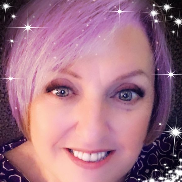 Meet your Posher, Debbie - Picture 1 of 1